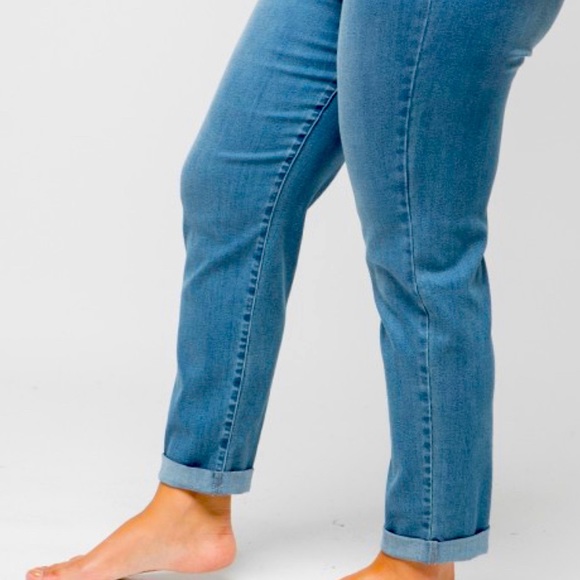 Plus size high rise Paper bag denim jeans look - Picture 3 of 4